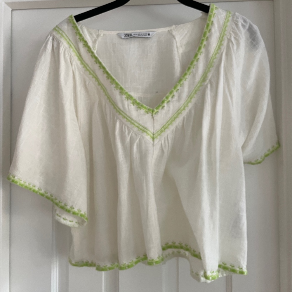 Zara White and Green Puff Sleeve Cropped Blouse
